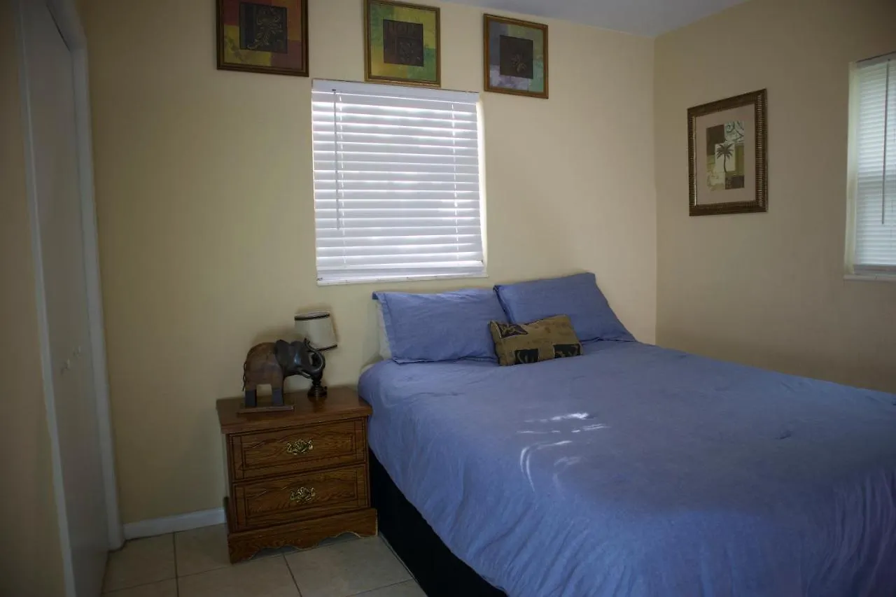 Great Location Near Downtown & Airport Villa Tampa