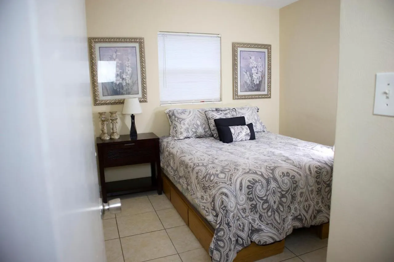 Great Location Near Downtown & Airport Villa Tampa