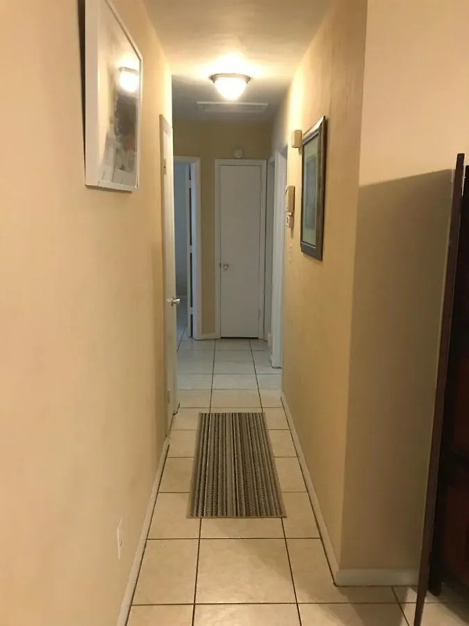 Great Location Near Downtown & Airport Villa Tampa