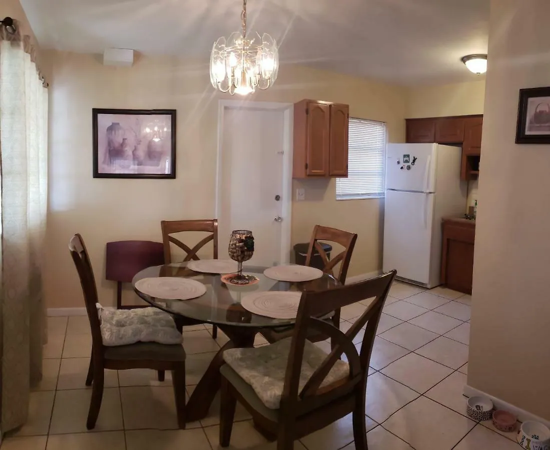 Great Location Near Downtown & Airport Villa Tampa 0*,