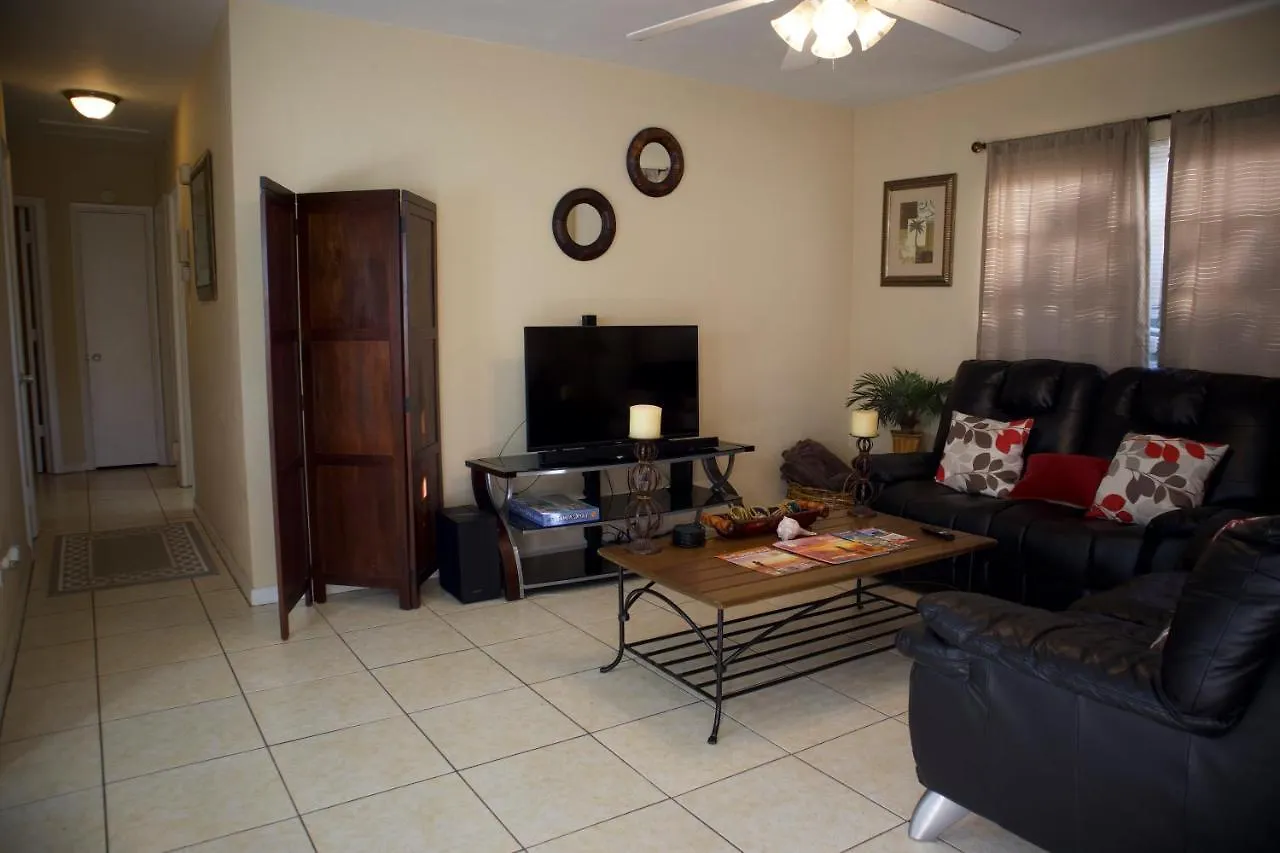 Great Location Near Downtown & Airport Villa Tampa 0*,